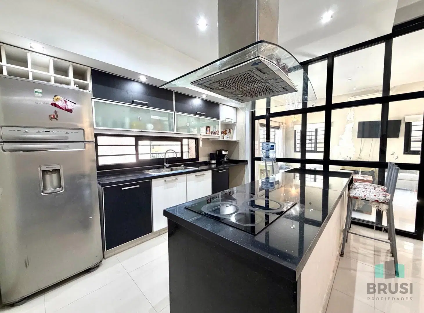 Venta CASA 4 Ambientes con pileta, patio y jardín - Lomas de Zamora 3