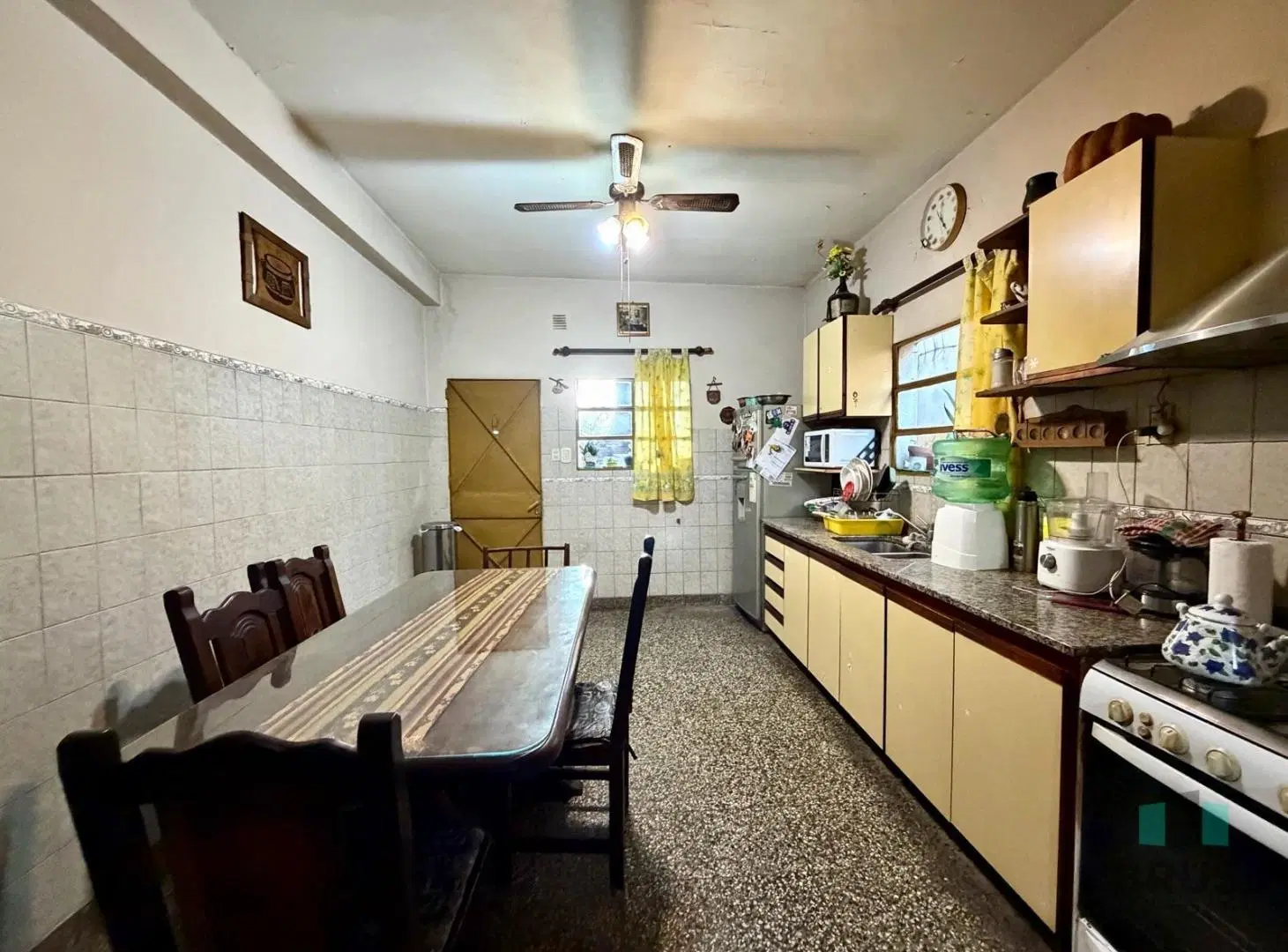 CASA 3 AMBIENTES EN VENTA EN LUIS GUILLÓN CON JARDIN Y PILETA 5