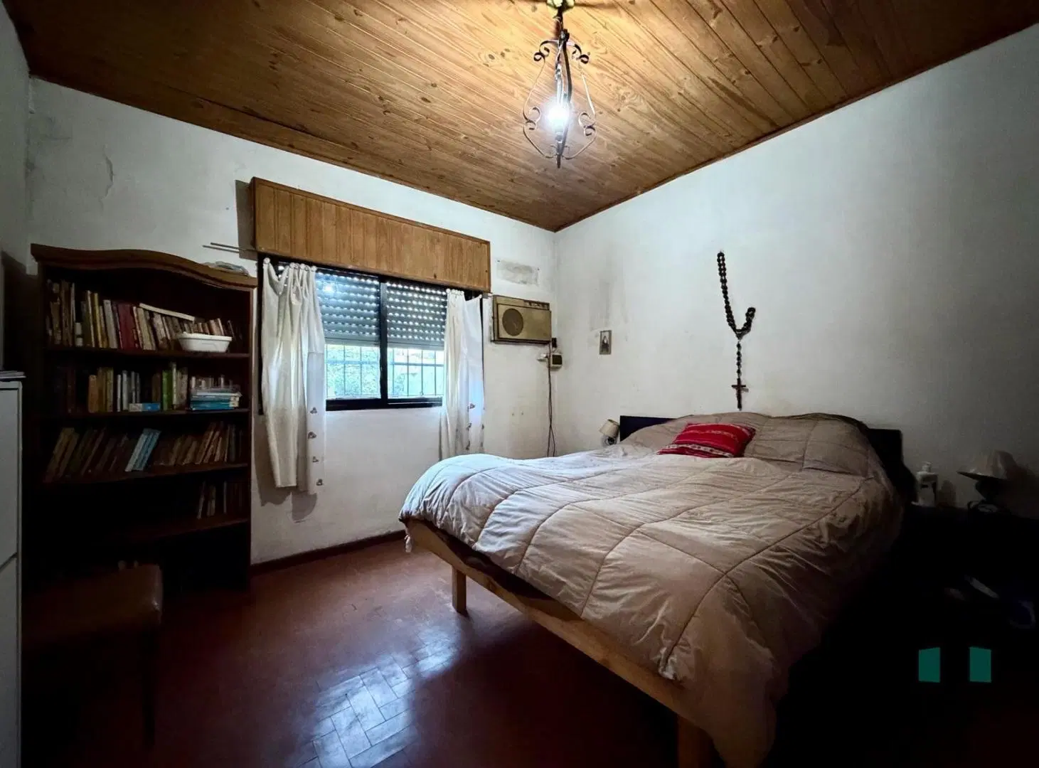 CASA 3 AMBIENTES EN VENTA EN LUIS GUILLÓN CON JARDIN Y PILETA 3