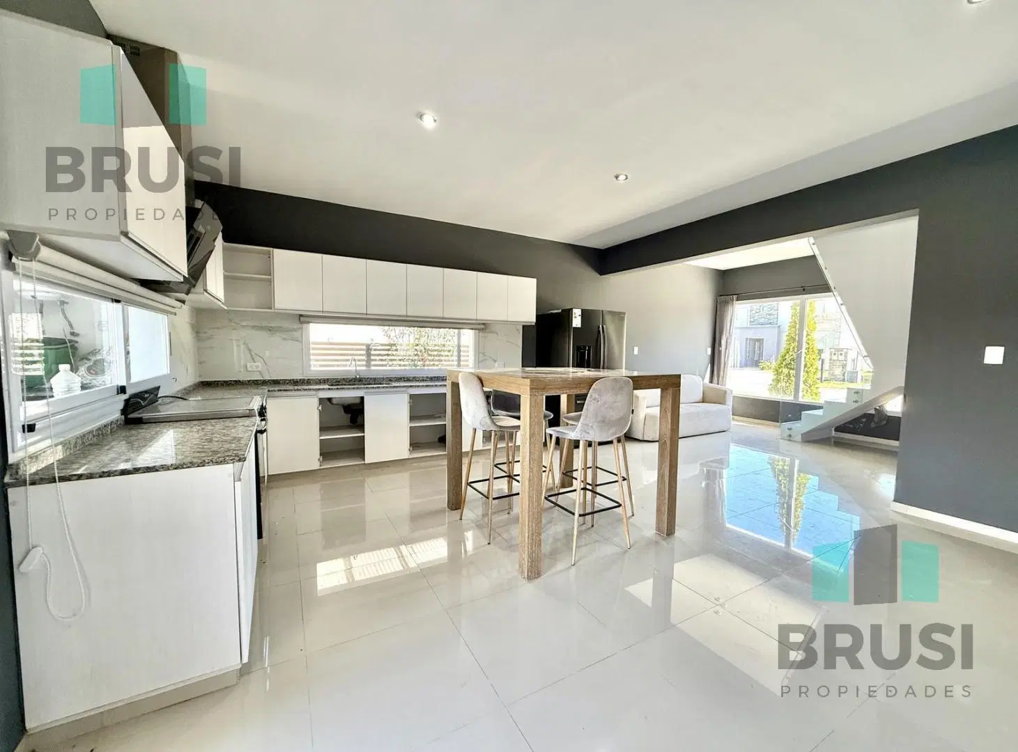 CASA EN VENTA EN LAGOS DE CANNING - 5 AMBIENTES - CON PILETA - SAUNA - PLAYROOM 2