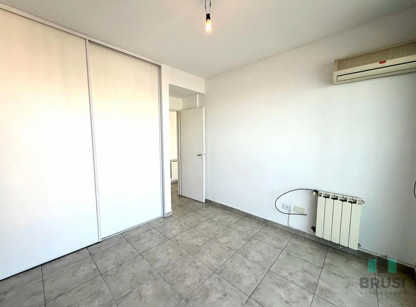 DEPARTAMENTO EN VENTA EN LOMAS DE ZAMORA - 2 AMBIENTES 4
