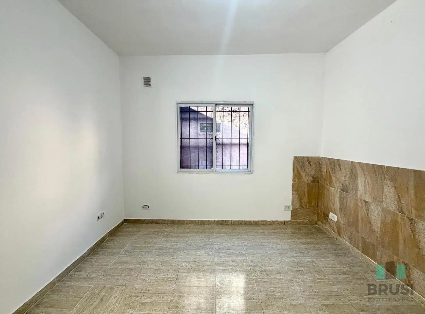 Departamento a estrenar con cochera en Claypole 4