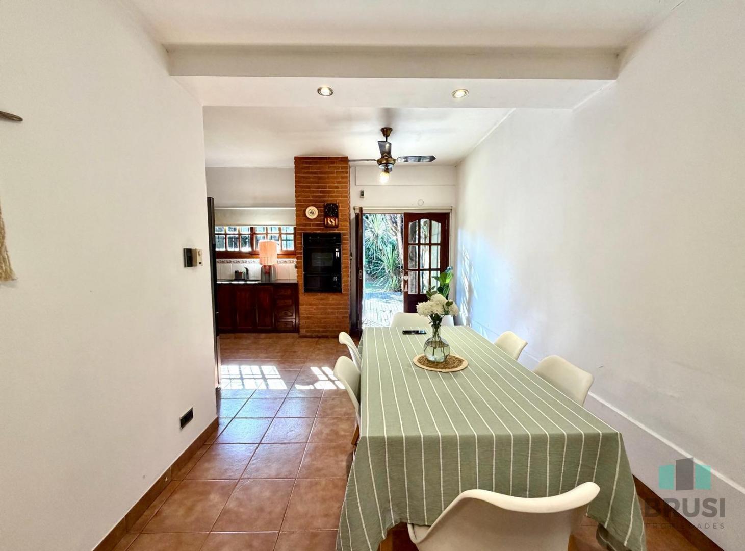 Foto de VENTA CASA 4 AMBIENTES CON COCHERA - TURDERA - LOMAS DE ZAMORA, imagen 1