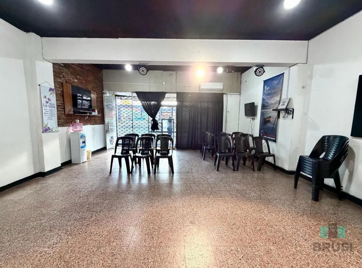 LOCAL EN VENTA EN BANFIELD OESTE SOBRE IRIGOYEN 3