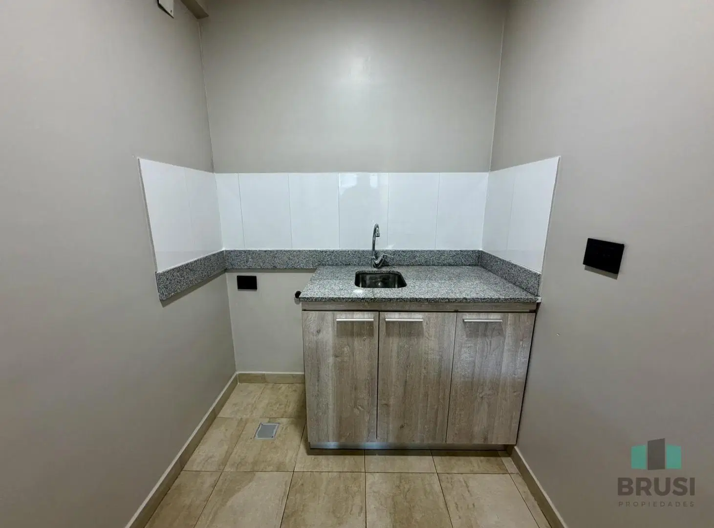 DEPARTAMENTO 3 AMBIENTES, EN COMPLEJO CON SEGURIDAD Y PILETA 2