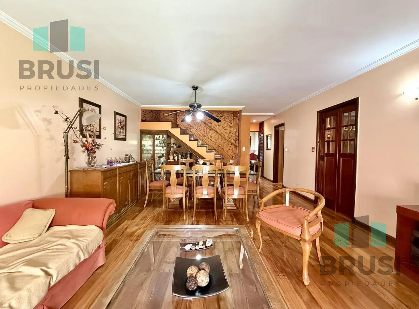 CASA EN VENTA EN BANFIELD ESTE - 5 AMBIENTES - PILETA - QUINCHO 1
