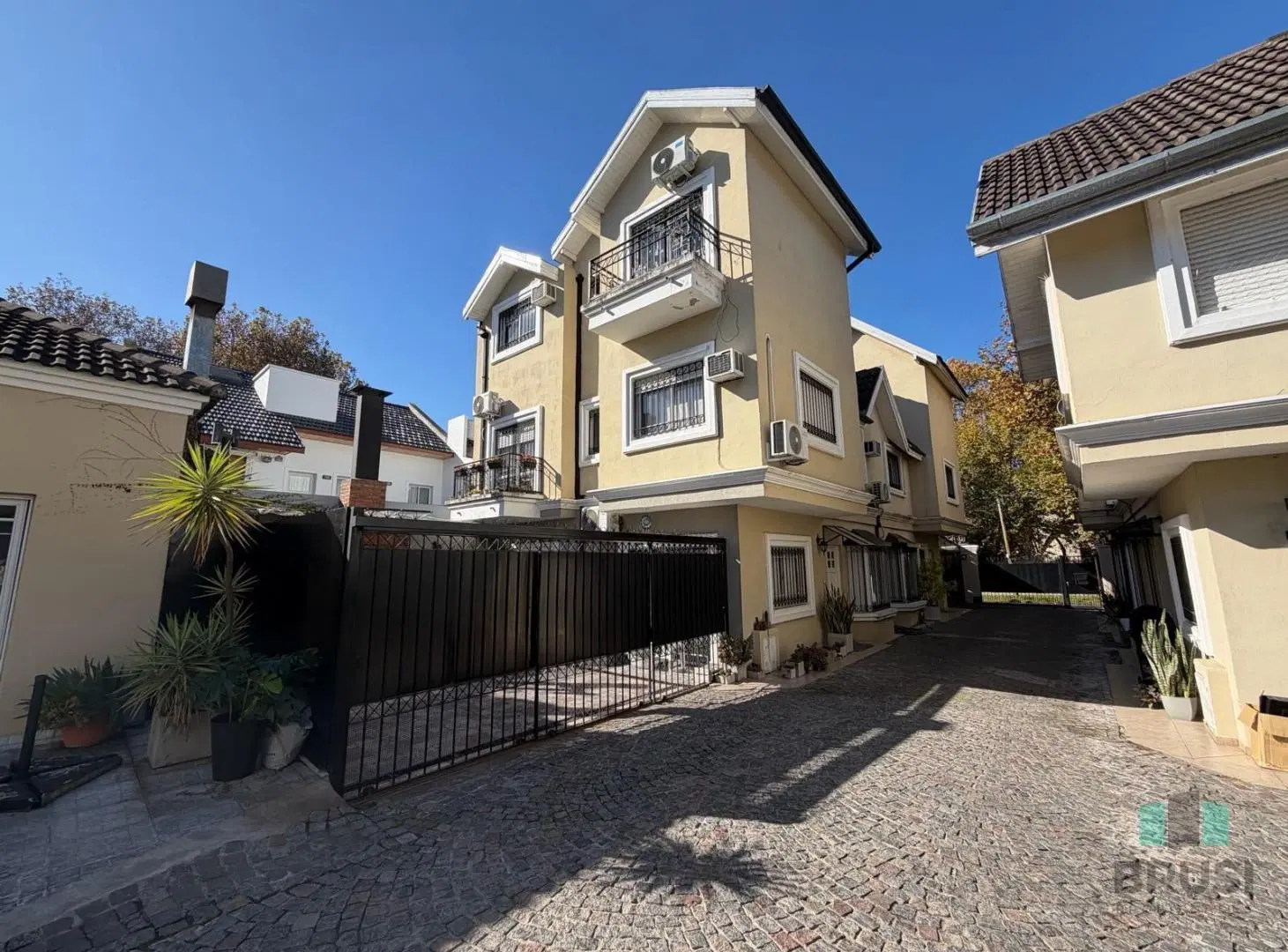 CASA EN VENTA EN ALTOS DE PRINGLES - 6 AMBIENTES 4