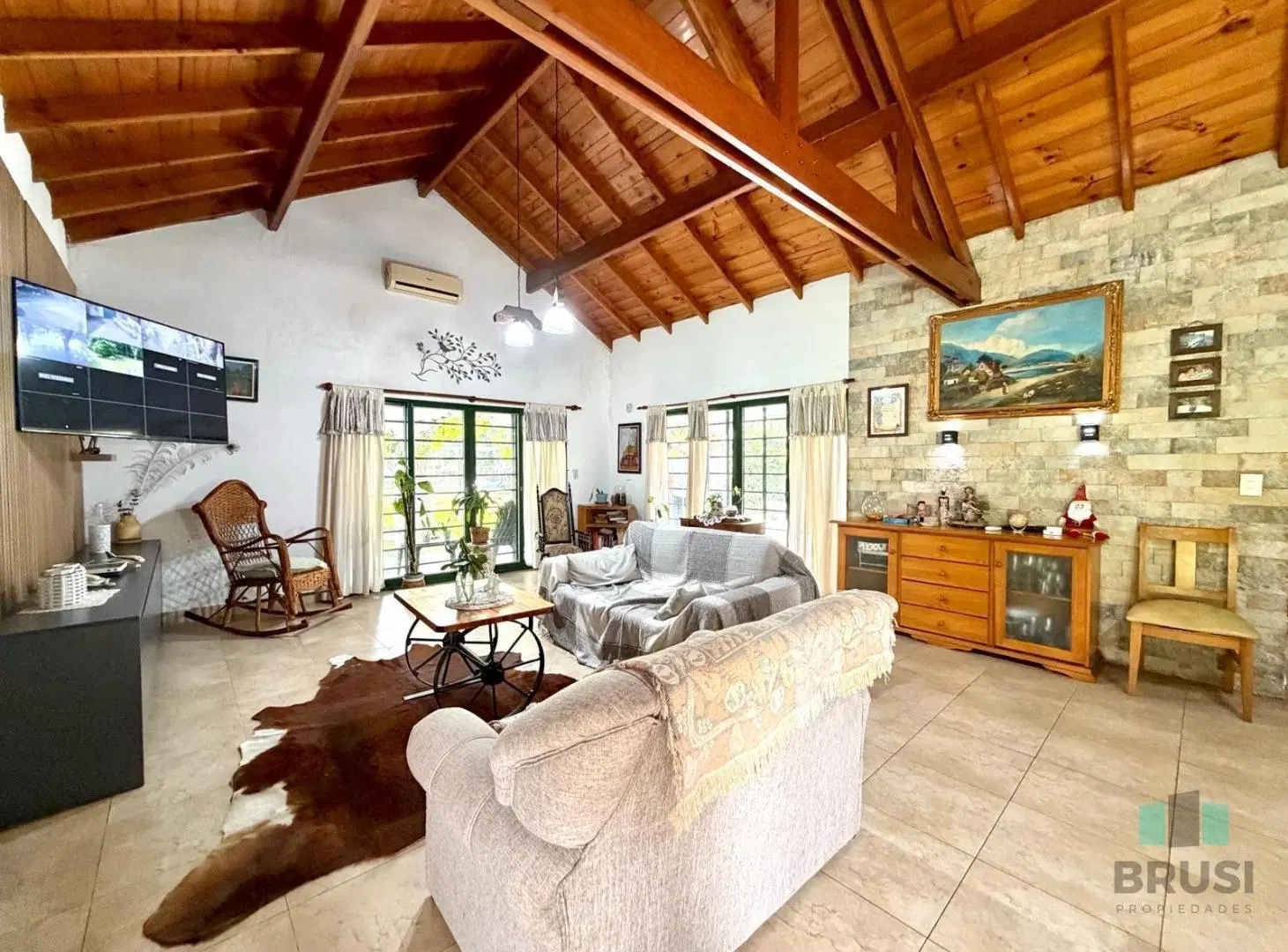 CASA QUINTA EN VENTA EN EL JAGUEL CON QUINCHO Y PILETA 4