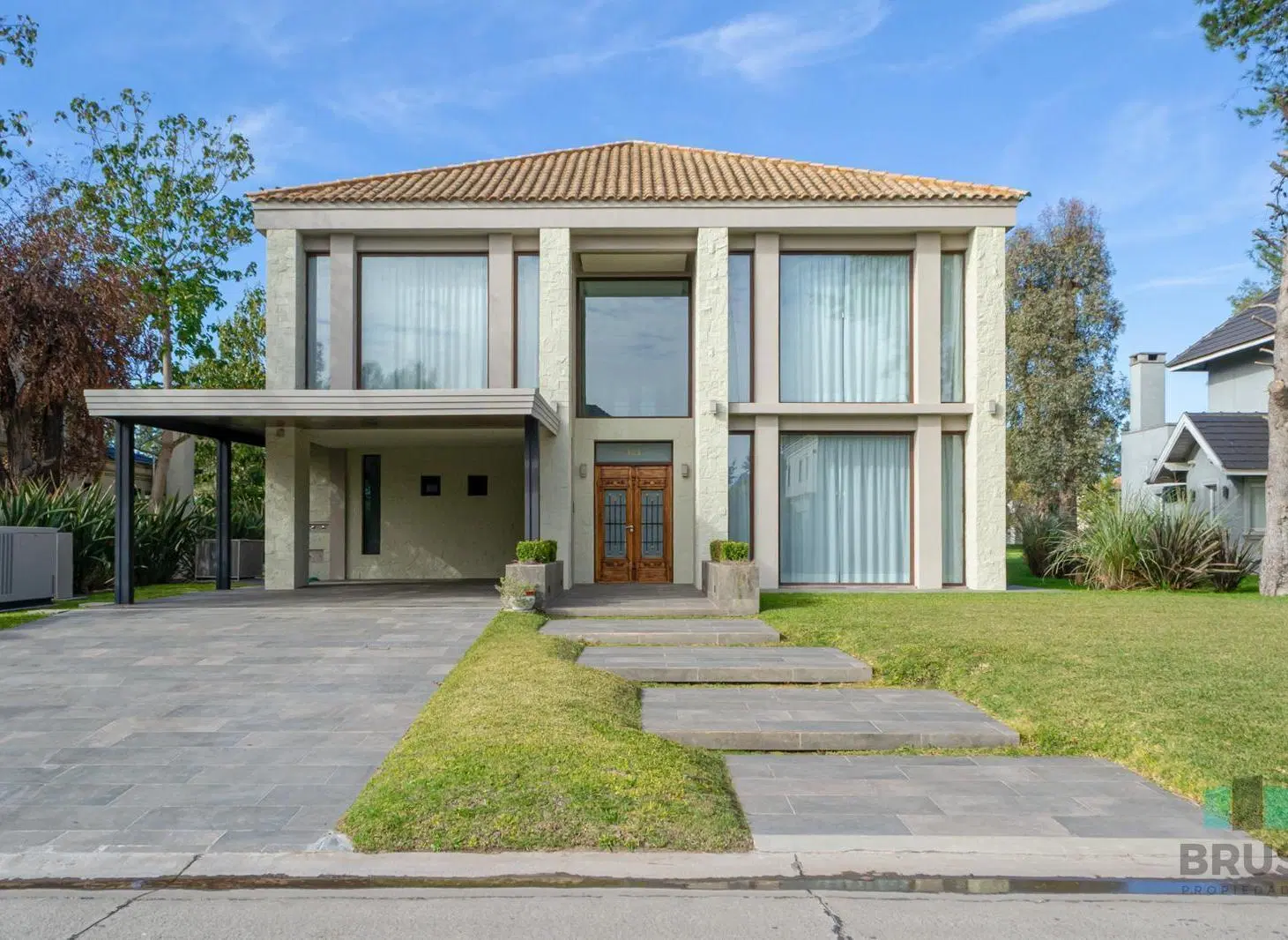 CASA EN VENTA EN SAINT THOMAS ESTE - 6 AMBIENTES 2