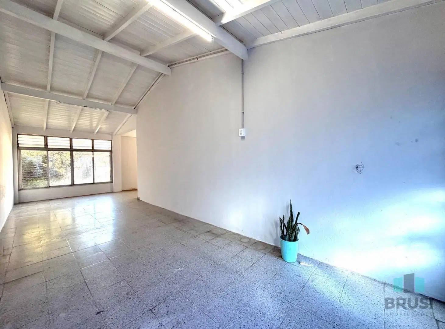 VENTA CASA CUATRO AMBIENTES - LONGCHAPMS 1