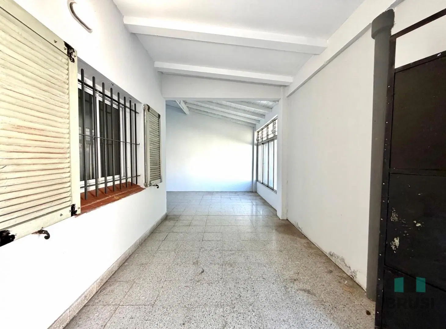 VENTA CASA CUATRO AMBIENTES - LONGCHAPMS 3