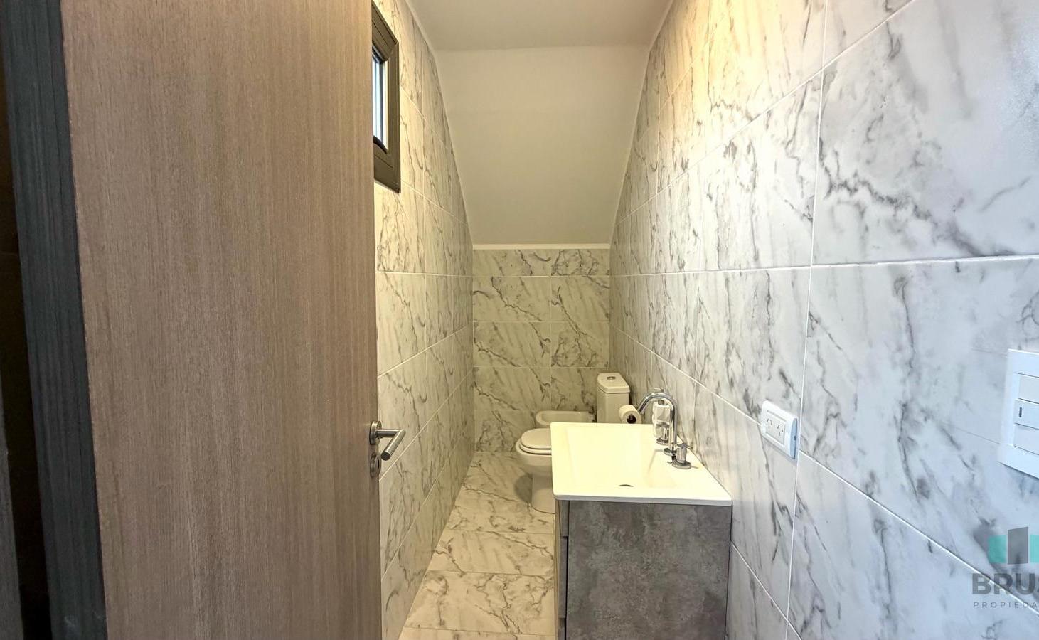 Foto de CASA DE 8 AMB EN VENTA EN CHACRAS DE LA TRINIDAD - CAÑUELAS, imagen 2