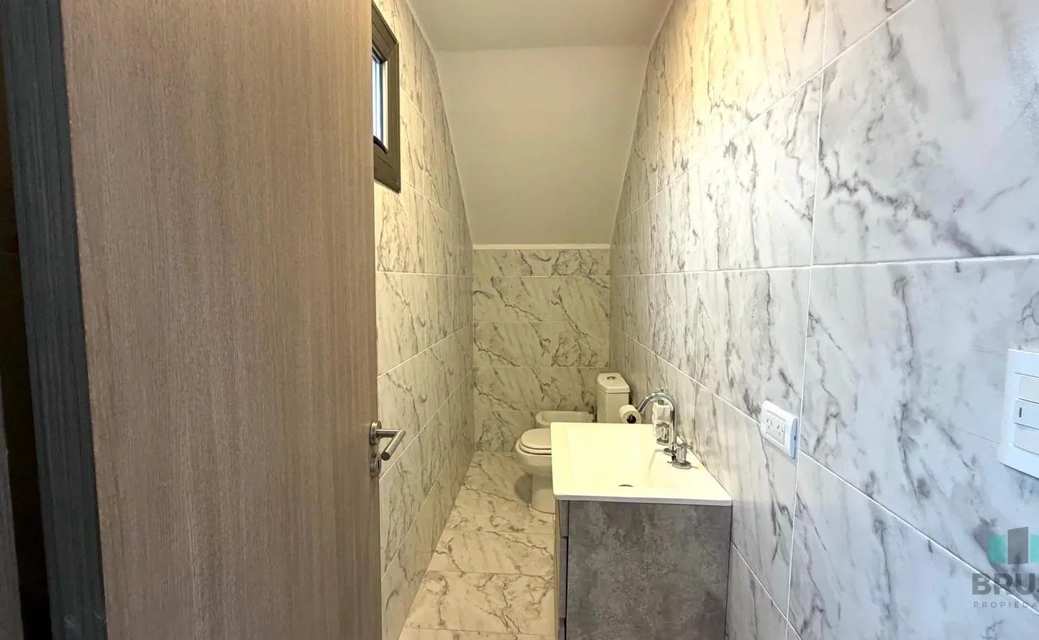 CASA DE 8 AMB EN VENTA EN CHACRAS DE LA TRINIDAD - CAÑUELAS 2