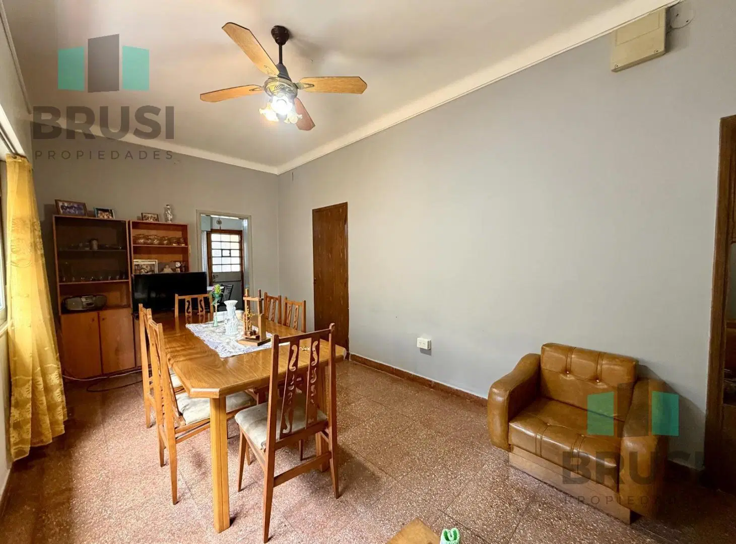 CASA EN VENTA EN ADROGUE - 3 AMBIENTES - CON LOCAL 5