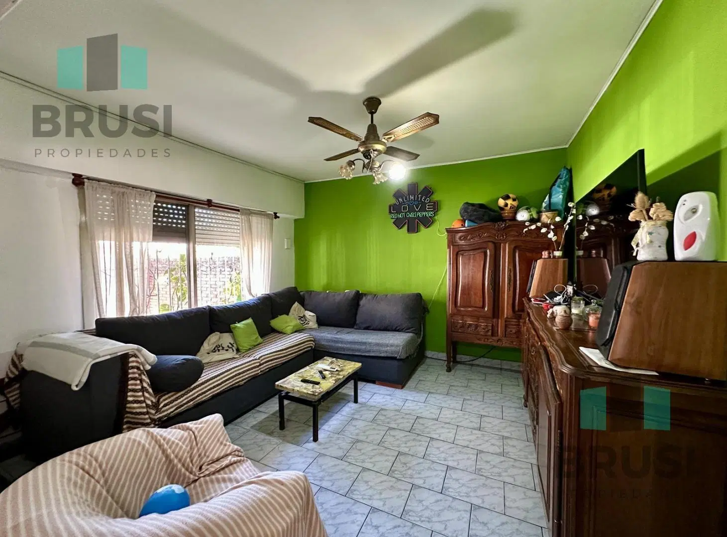 Casa en venta en Luis Guillón en 2 plantas con patio 2
