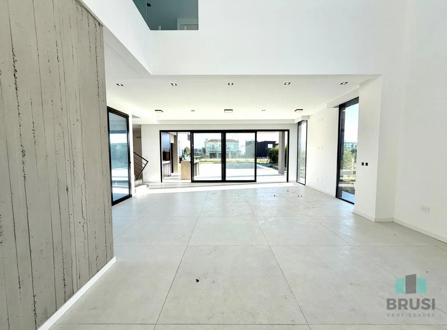 CASA EN VENTA EN DOS PLANTAS MODERNA - BARRIO PRIVADO TERRALAGOS - CANNING 4