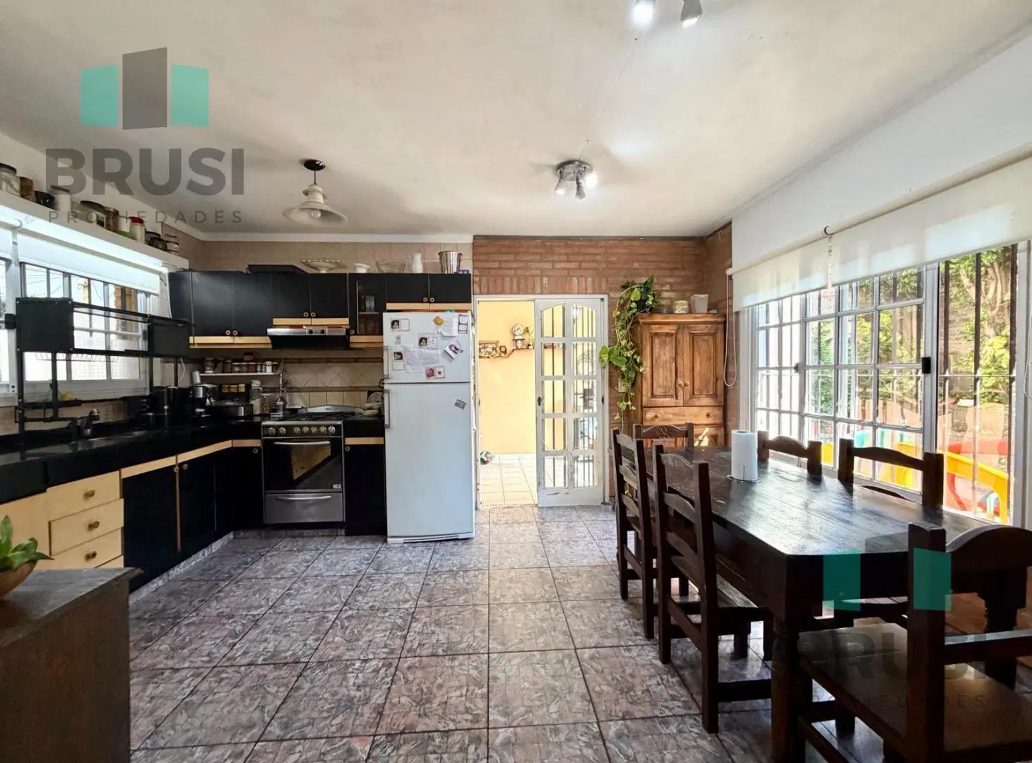 CASA EN VENTA EN BANFIELD - 4 AMBIENTES - 2 PLANTAS 5