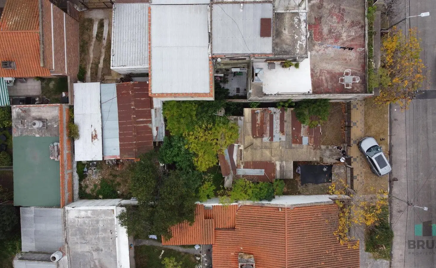 VENTA DE TERRENO EN BANFIELD OESTE 1