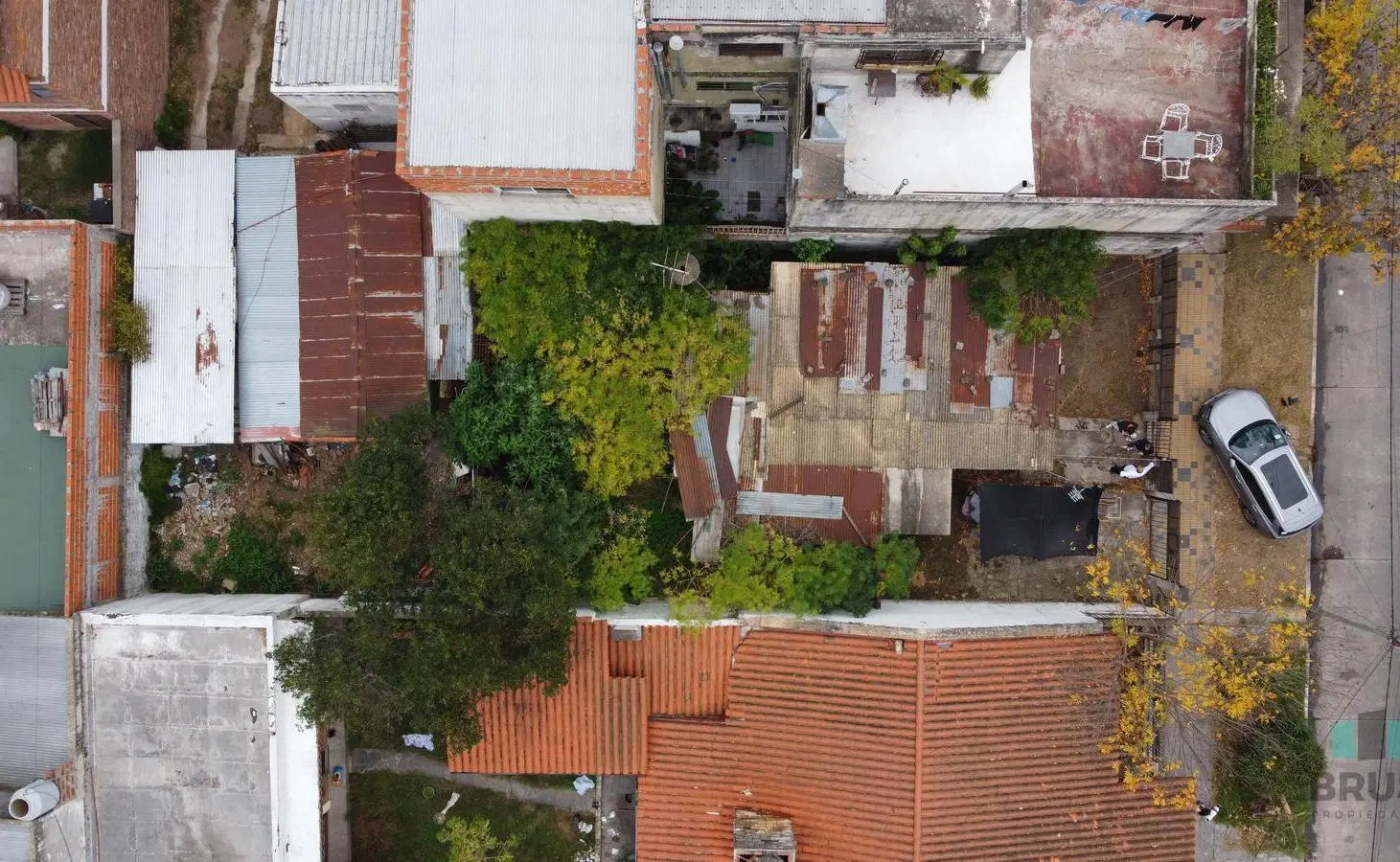 VENTA DE TERRENO EN BANFIELD OESTE 5