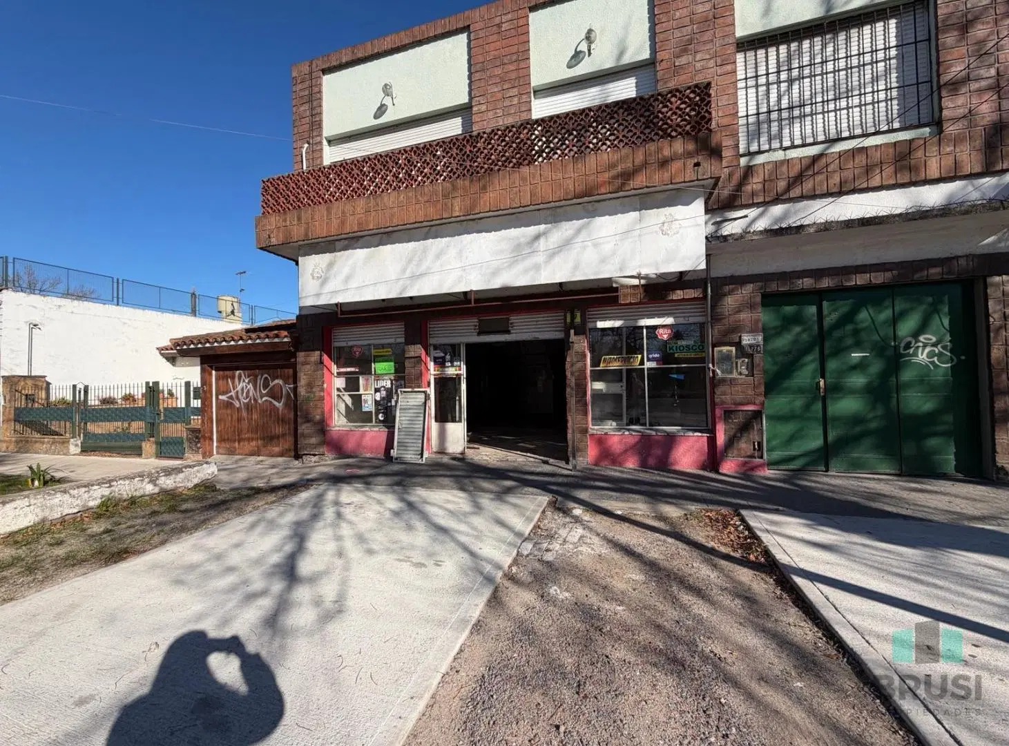 ALQUILER LOCAL COMERCIAL - LONGCHAMPS 3