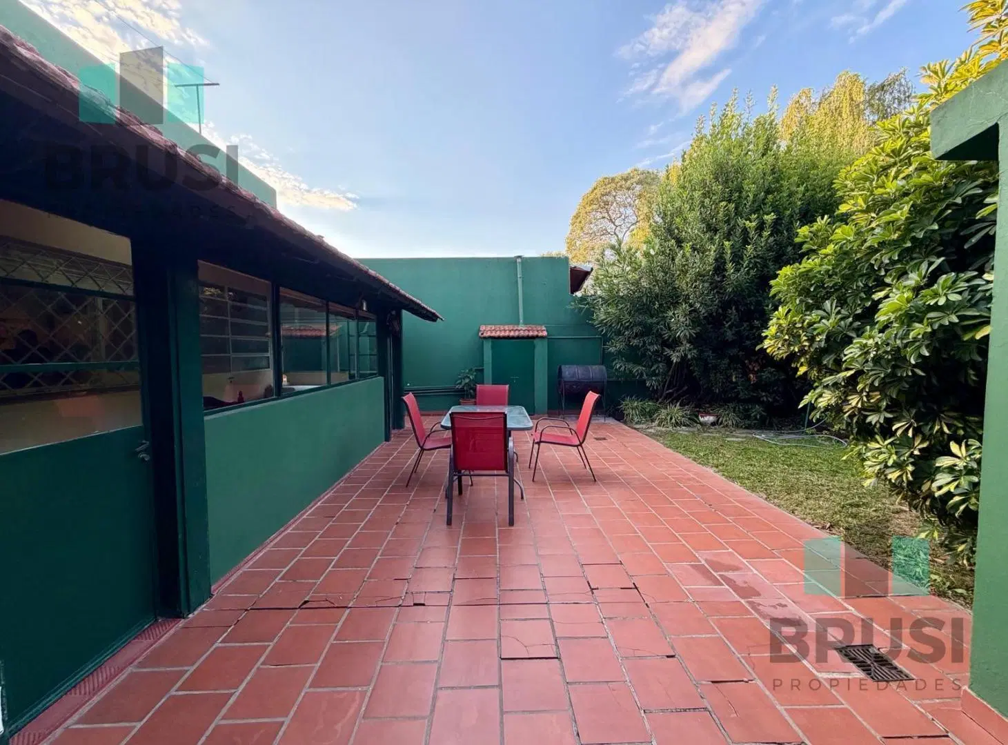 VENTA CASA DE 5 AMBIENTES CON COCHERA - ADROGUE 4