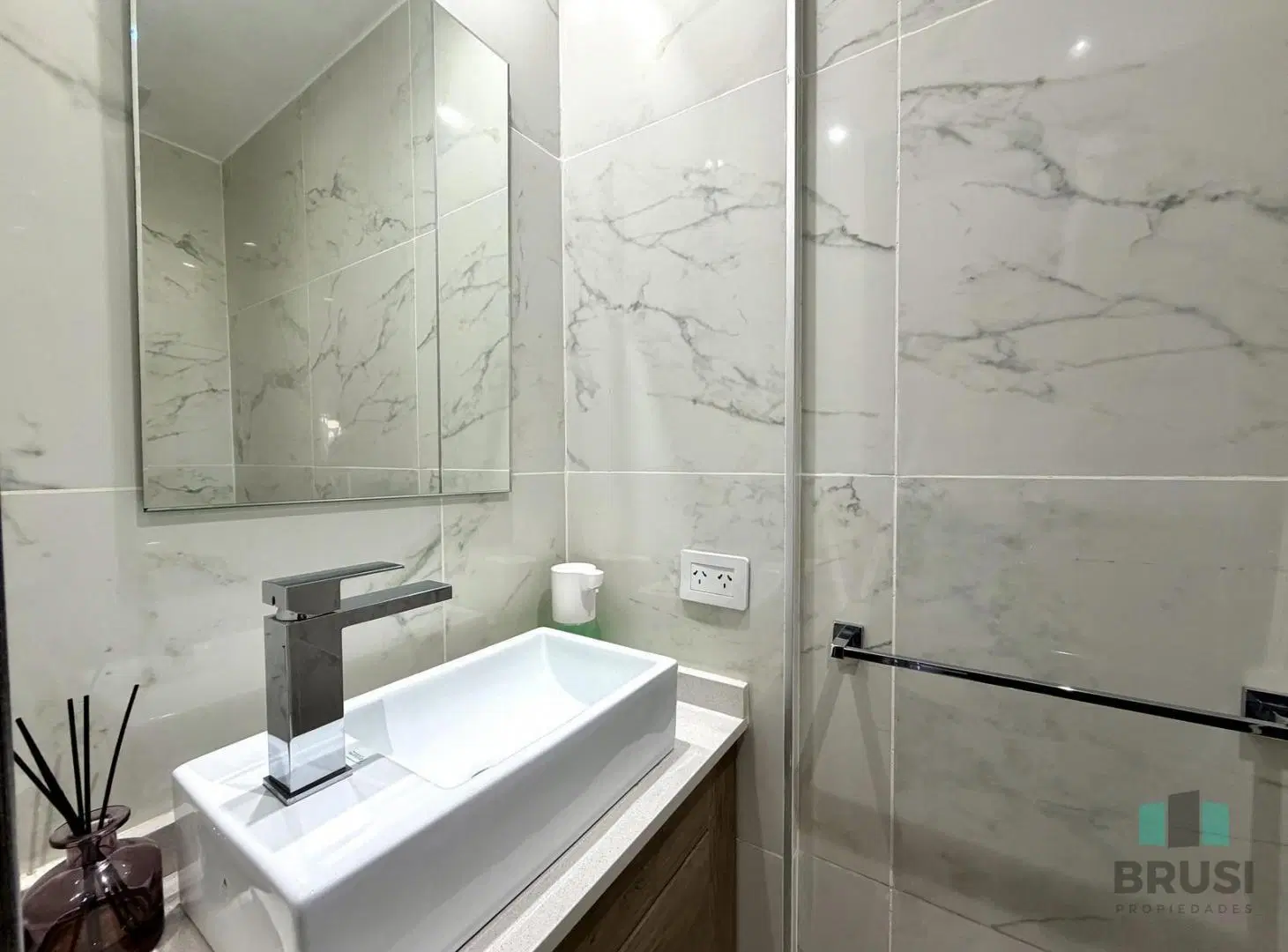 DEPARTAMENTO EN VENTA EN ADROGUE - 2 AMBIENTES - TIPO DUPLEX 5