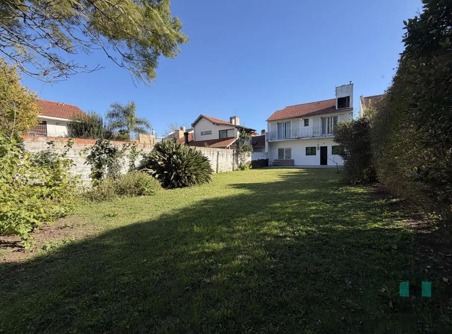 CASA EN VENTA EN LOMAS DE ZAMORA - 5 AMBIENTES 5