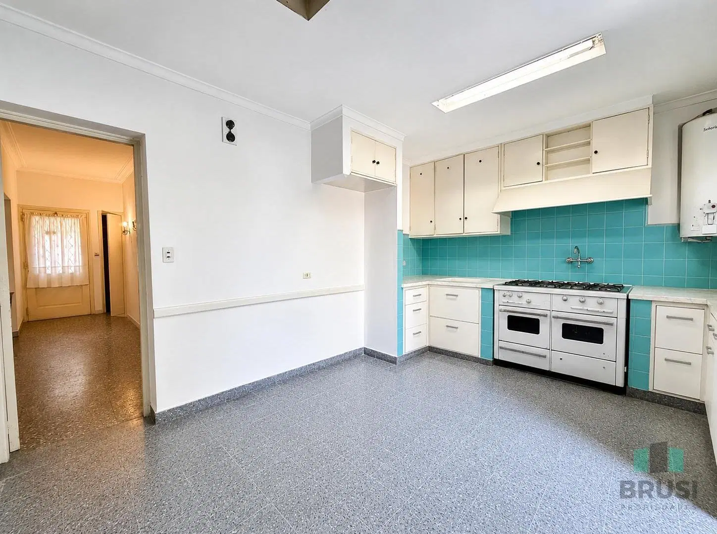 CASA EN VENTA EN LOMAS DE ZAMORA - 5 AMBIENTES 4
