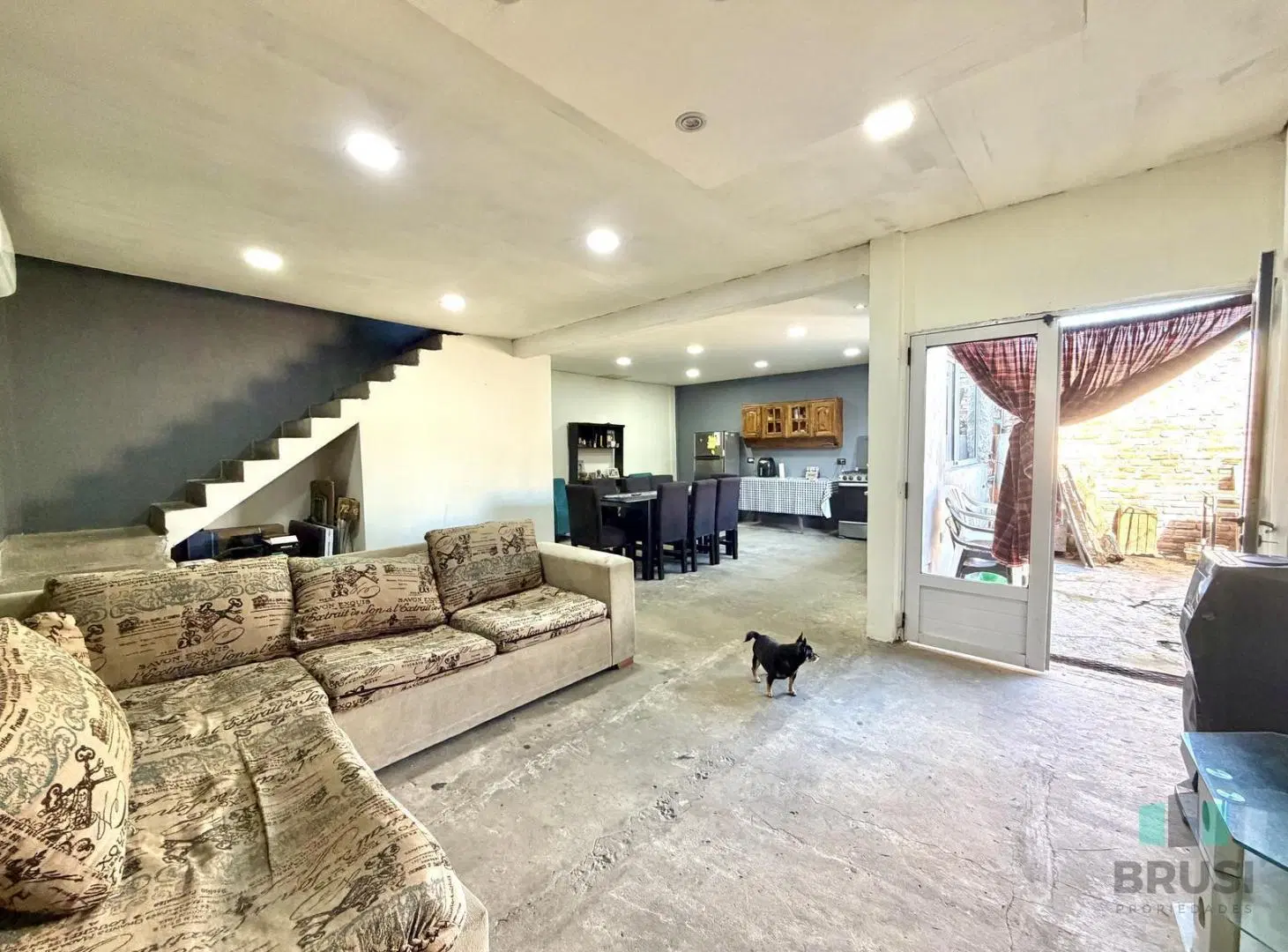 CASA EN VENTA EN LOMAS DE ZAMORA - DOS FAMILIAS 5