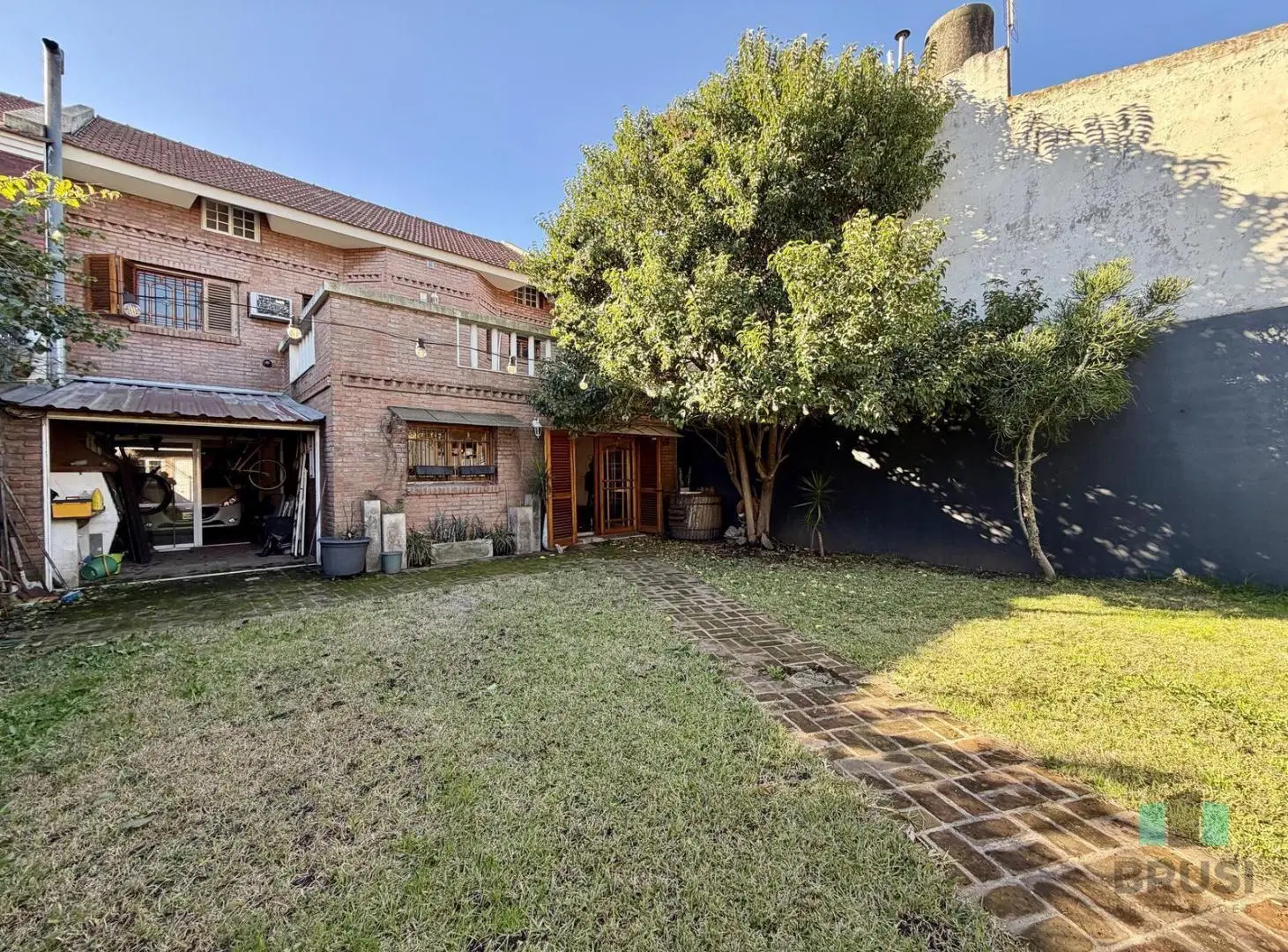 VENTA CASA 5 AMBIENTES - BANFIELD OESTE PARQUE Y SUM 80MTS. 3