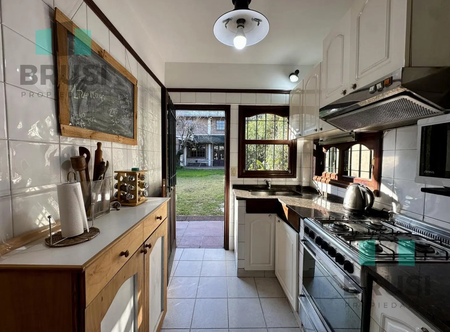 CASA PH EN VENTA EN LOMAS DE ZAMORA CON GRAN PARQUE 8