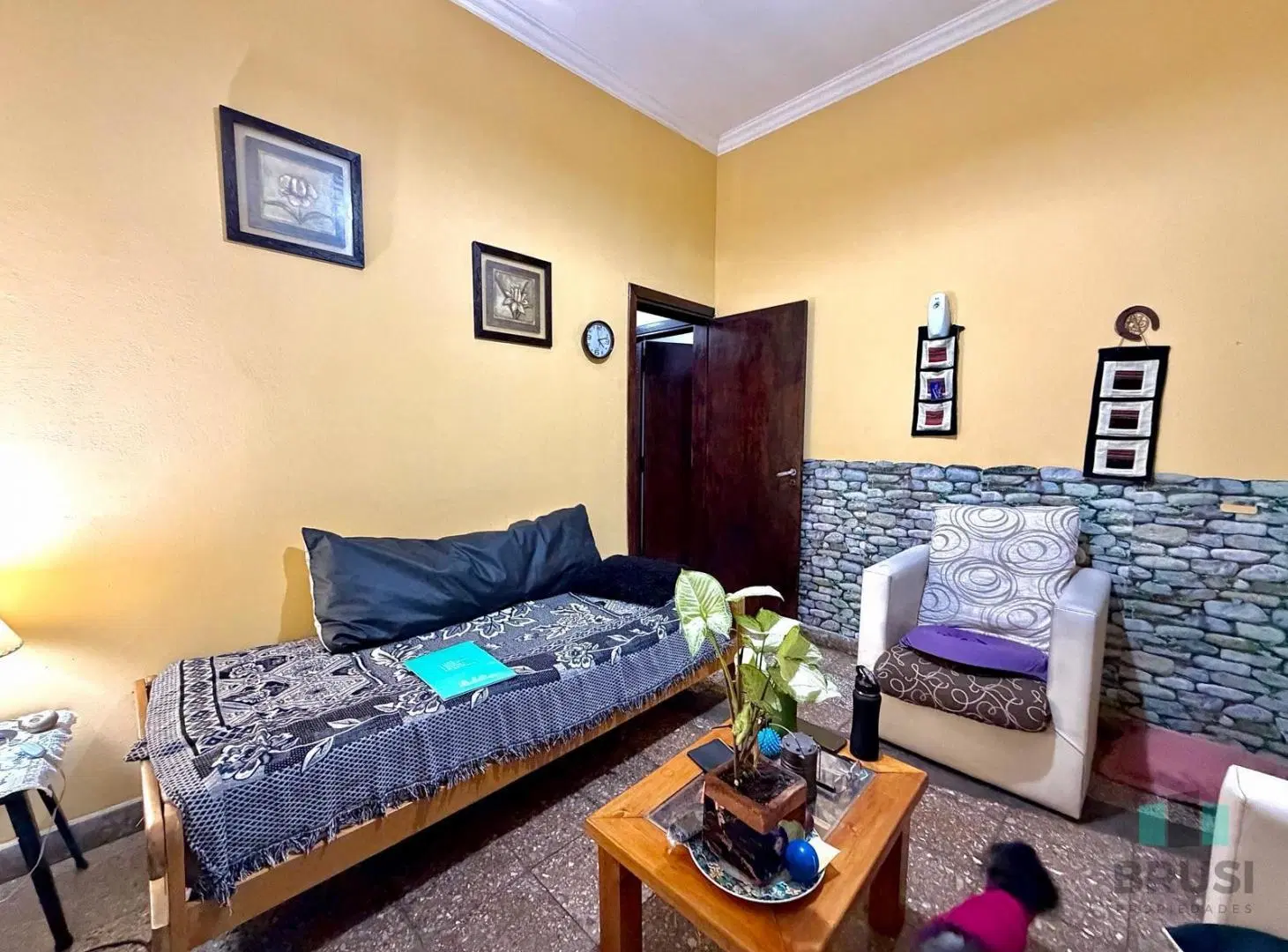 CASA EN VENTA EN REMEDIOS DE ESCALADA 4 AMBIENTES 2