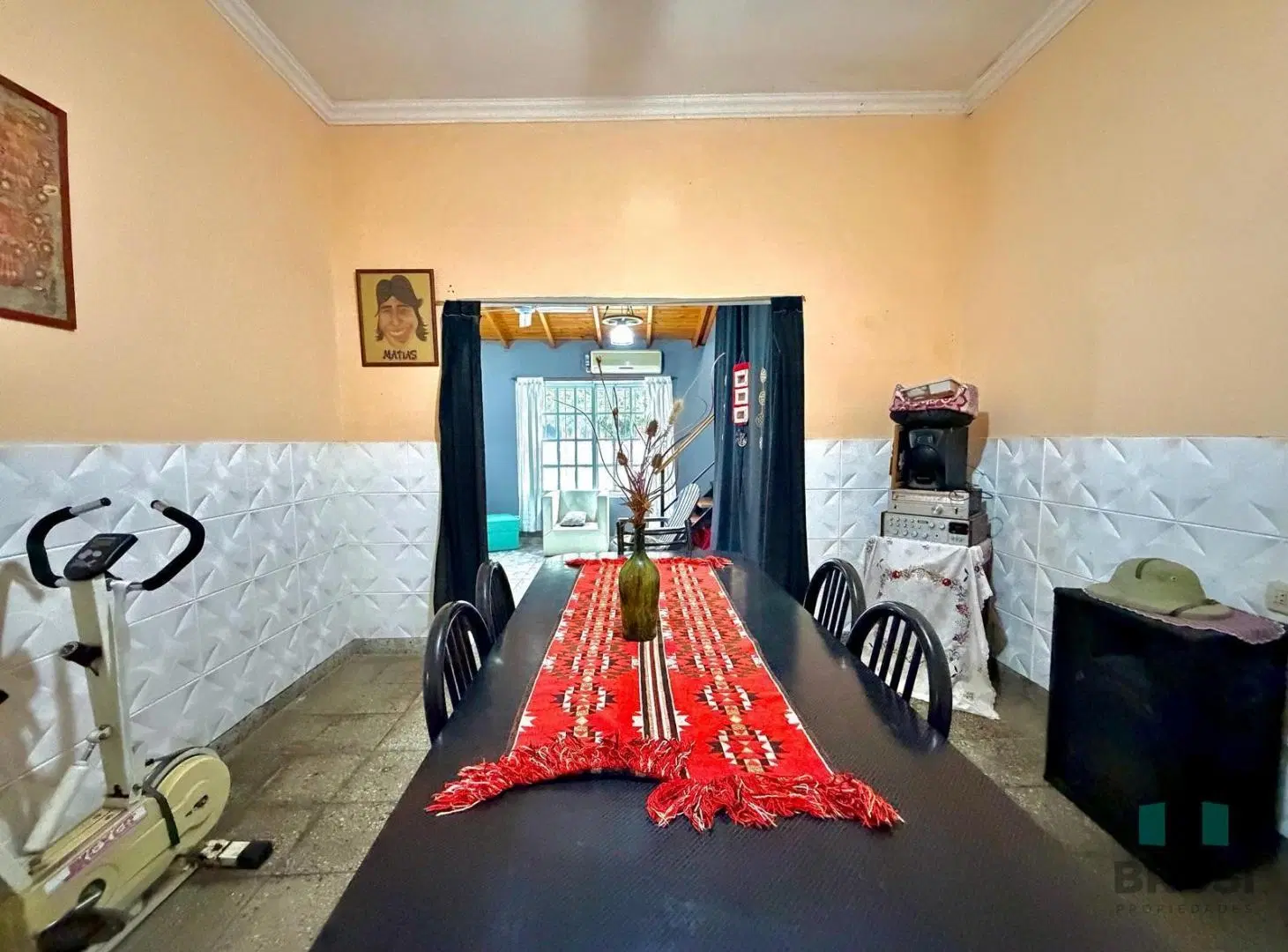 CASA EN VENTA EN REMEDIOS DE ESCALADA 4 AMBIENTES 4