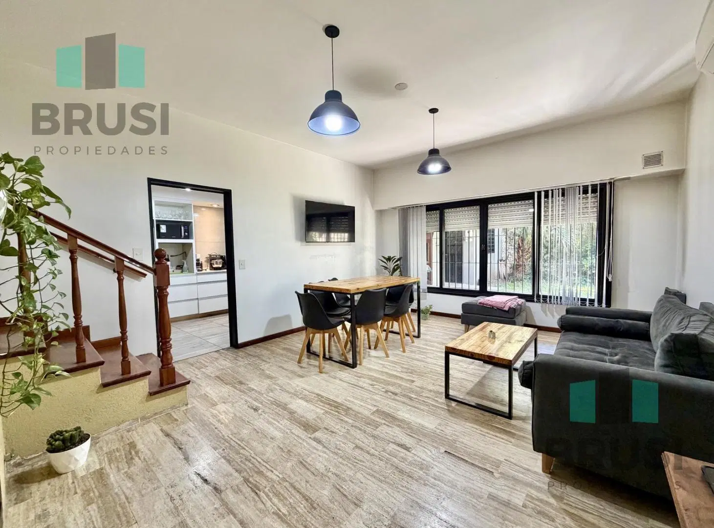 CASA EN VENTA EN LLAVALLOL - 3 AMBIENTES - 1