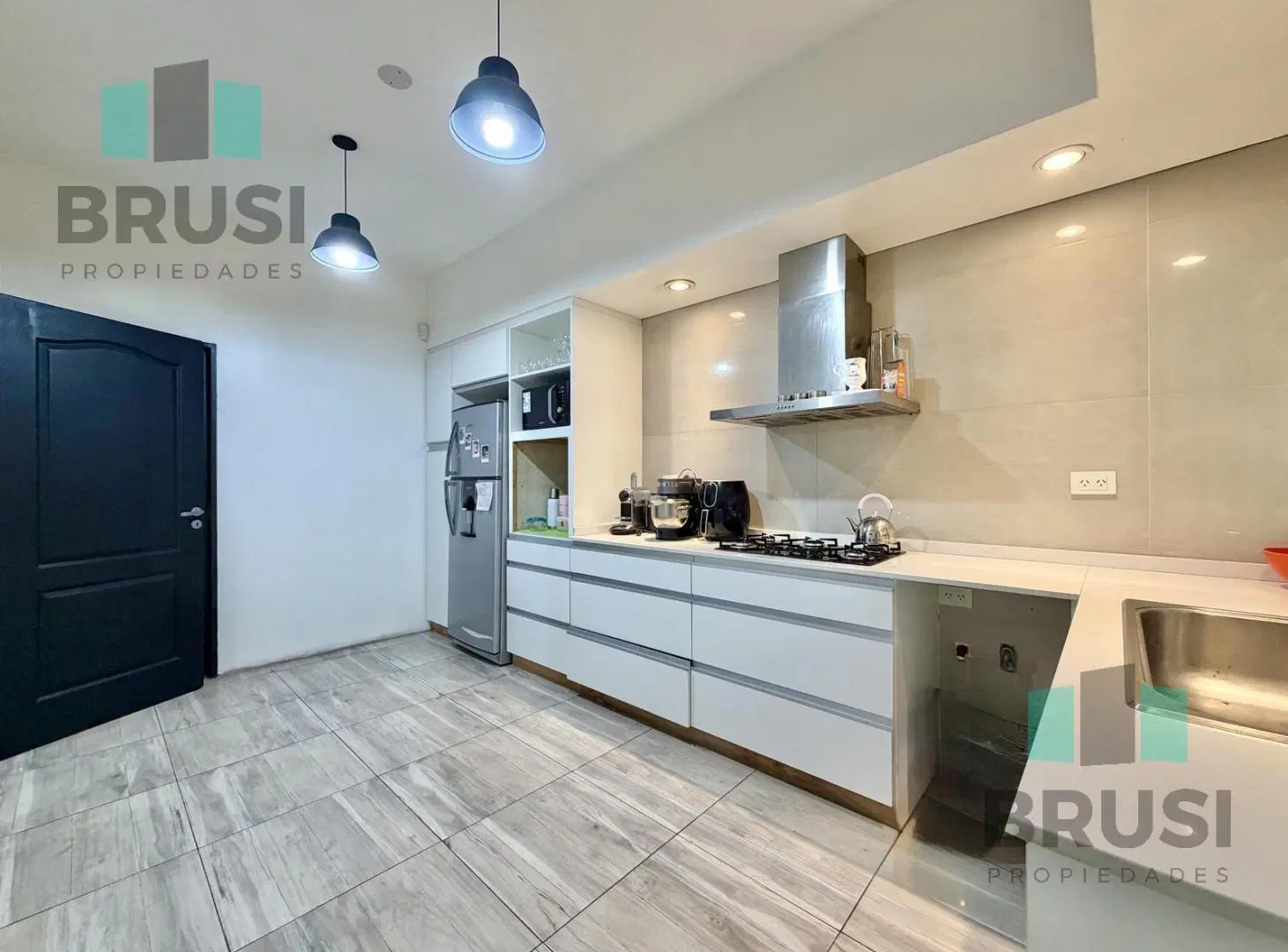 CASA EN VENTA EN LLAVALLOL - 3 AMBIENTES - 3