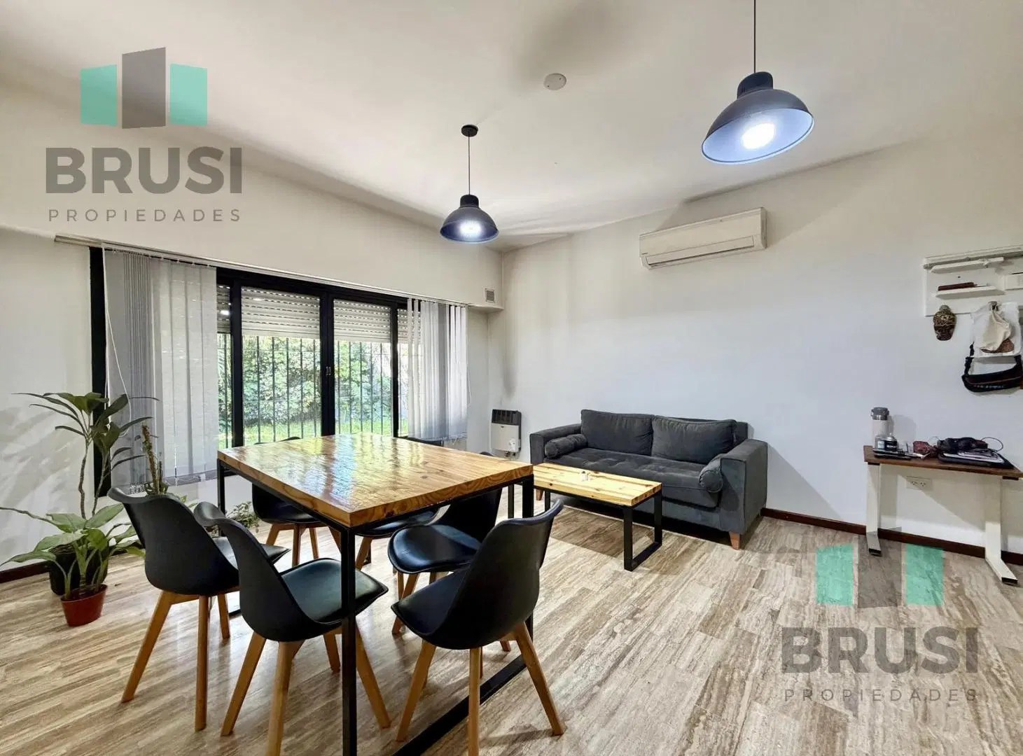 CASA EN VENTA EN LLAVALLOL - 3 AMBIENTES - 8