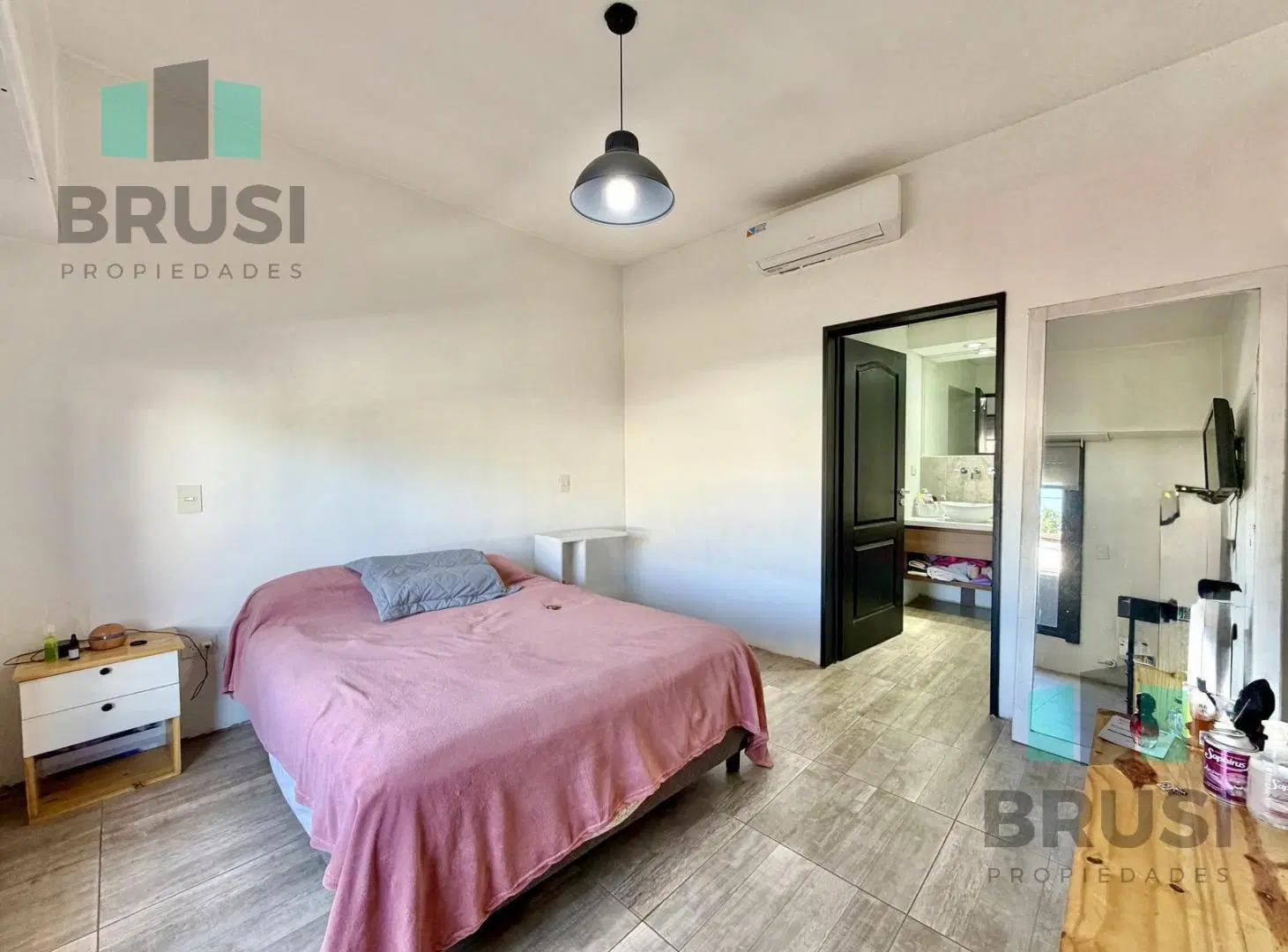 CASA EN VENTA EN LLAVALLOL - 3 AMBIENTES - 4