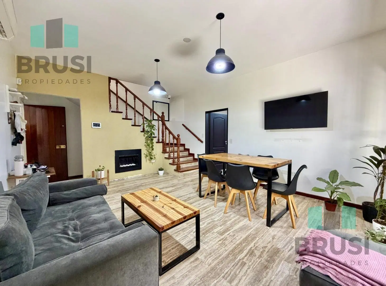 CASA EN VENTA EN LLAVALLOL - 3 AMBIENTES - 4