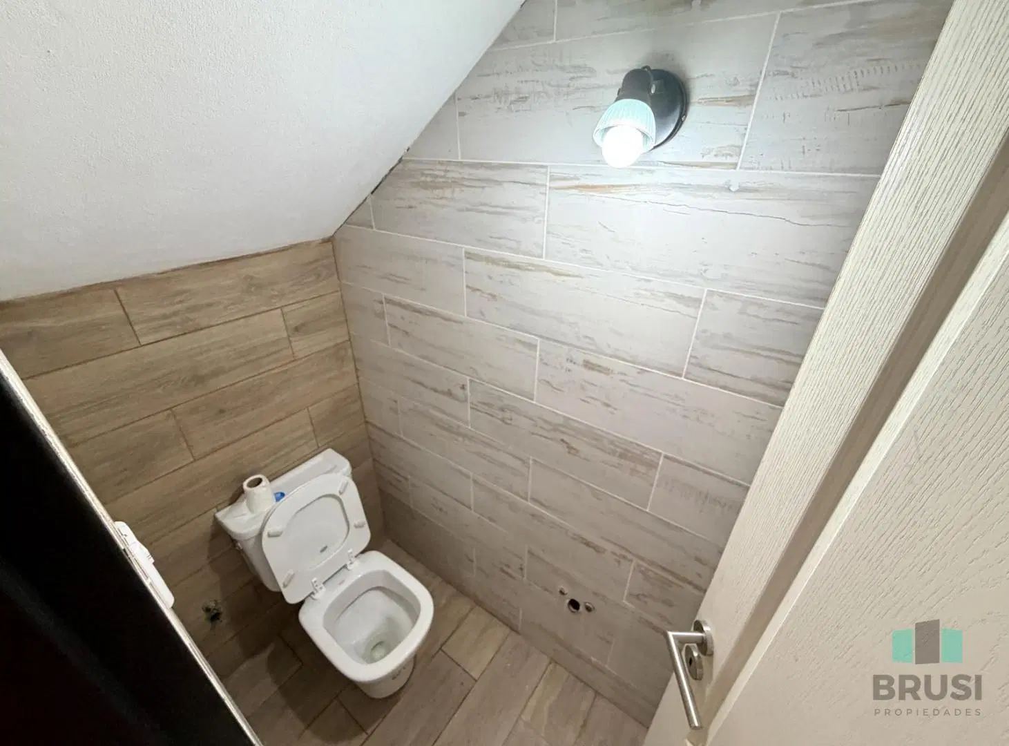 CASA PH EN VENTA TEMPERLEY 5 AMBIENTES - EN 2 PLANTAS - REMODELADA A NJUEVO 8