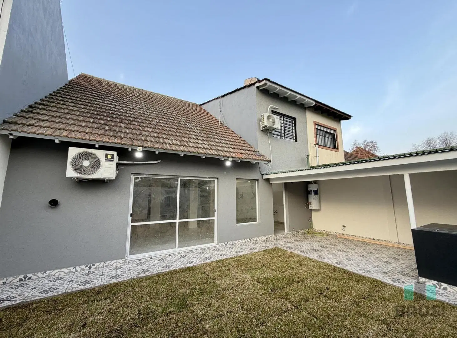 CASA PH EN VENTA TEMPERLEY 5 AMBIENTES - EN 2 PLANTAS - REMODELADA A NJUEVO 3