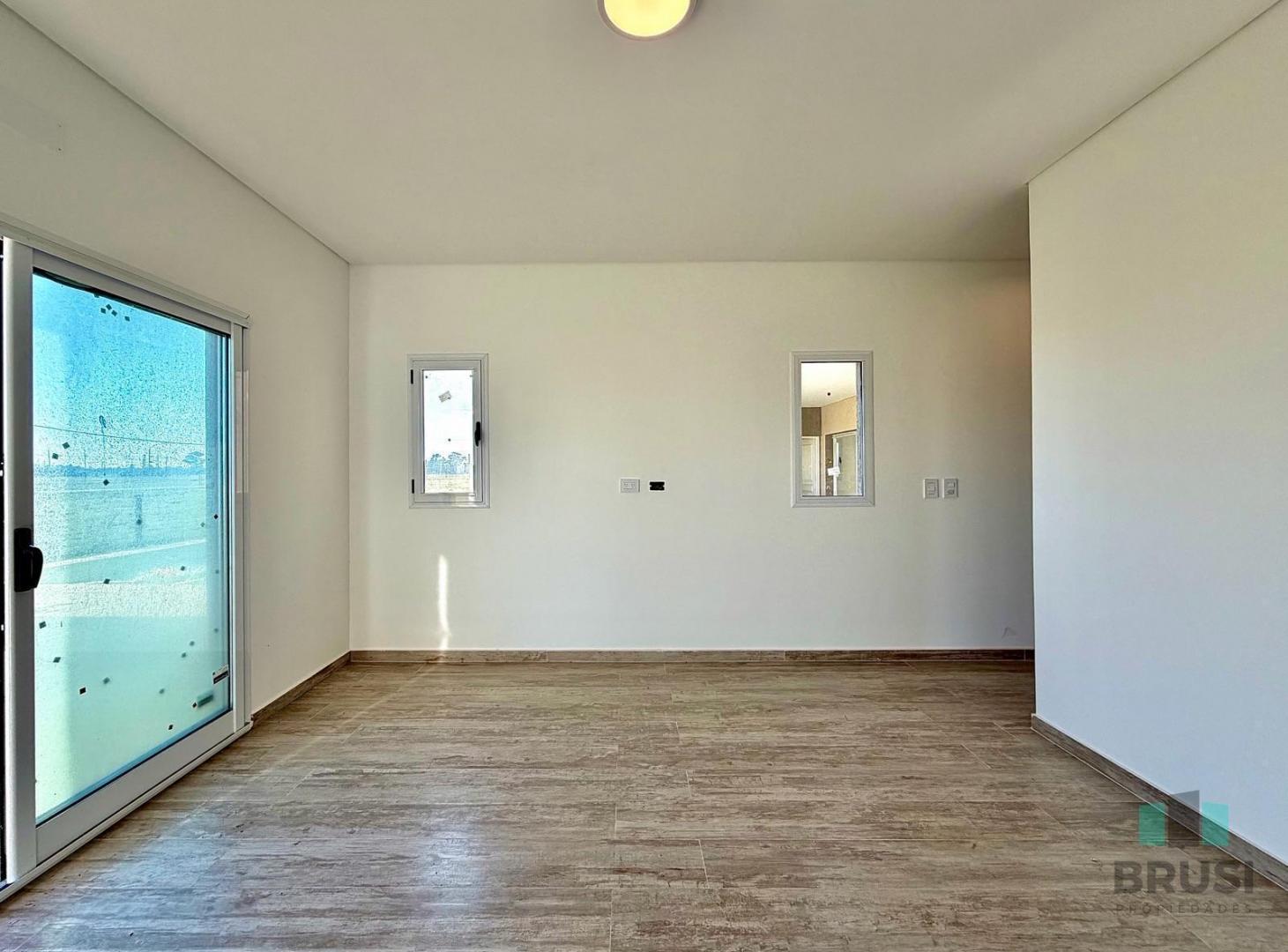 Foto de CASA EN VENTA EN FINCAS JOVEN - 4 AMBIENTES CON PILETA, imagen 4
