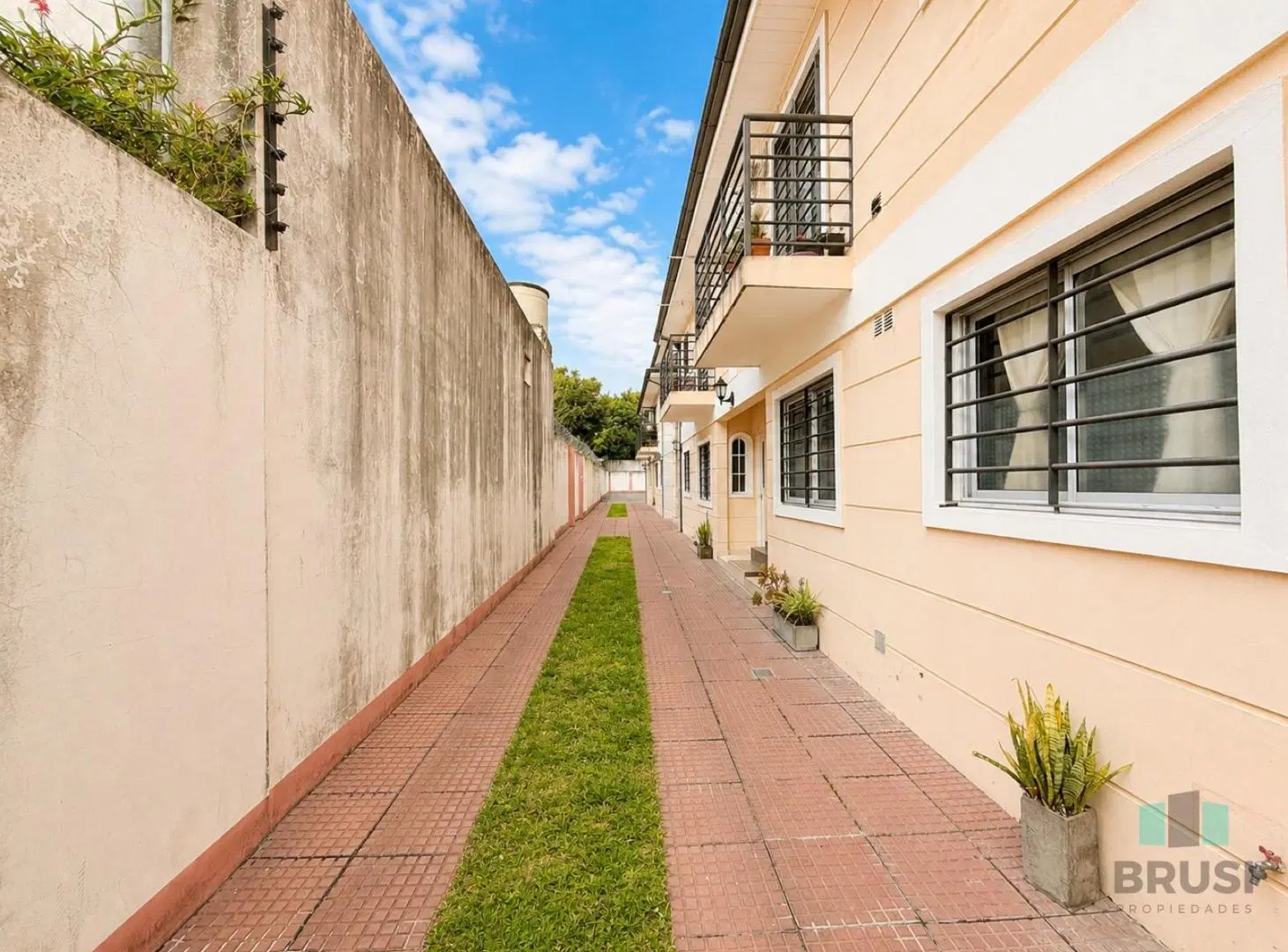 DEPARTAMENTO EN VENTA EN BANFIELD - 2 AMBIENTES - PLANTA BAJA 1