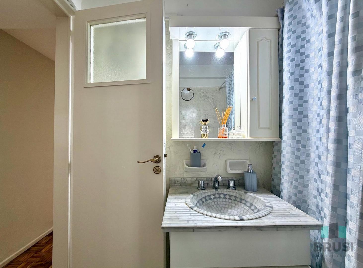 Foto de DEPARTAMENTO EN VENTA EN LANÙS OESTE - 3 AMBIENTES - APTO CRÉDITO, imagen 1