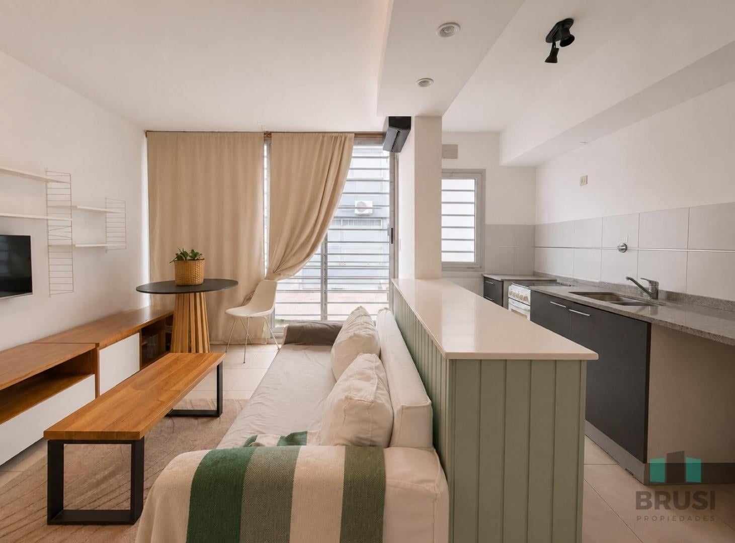 Foto de DEPARTAMENTLO EN VENTA EN ADROGIUE - MONOAMBIENTE - PRIMER PISO, imagen 1