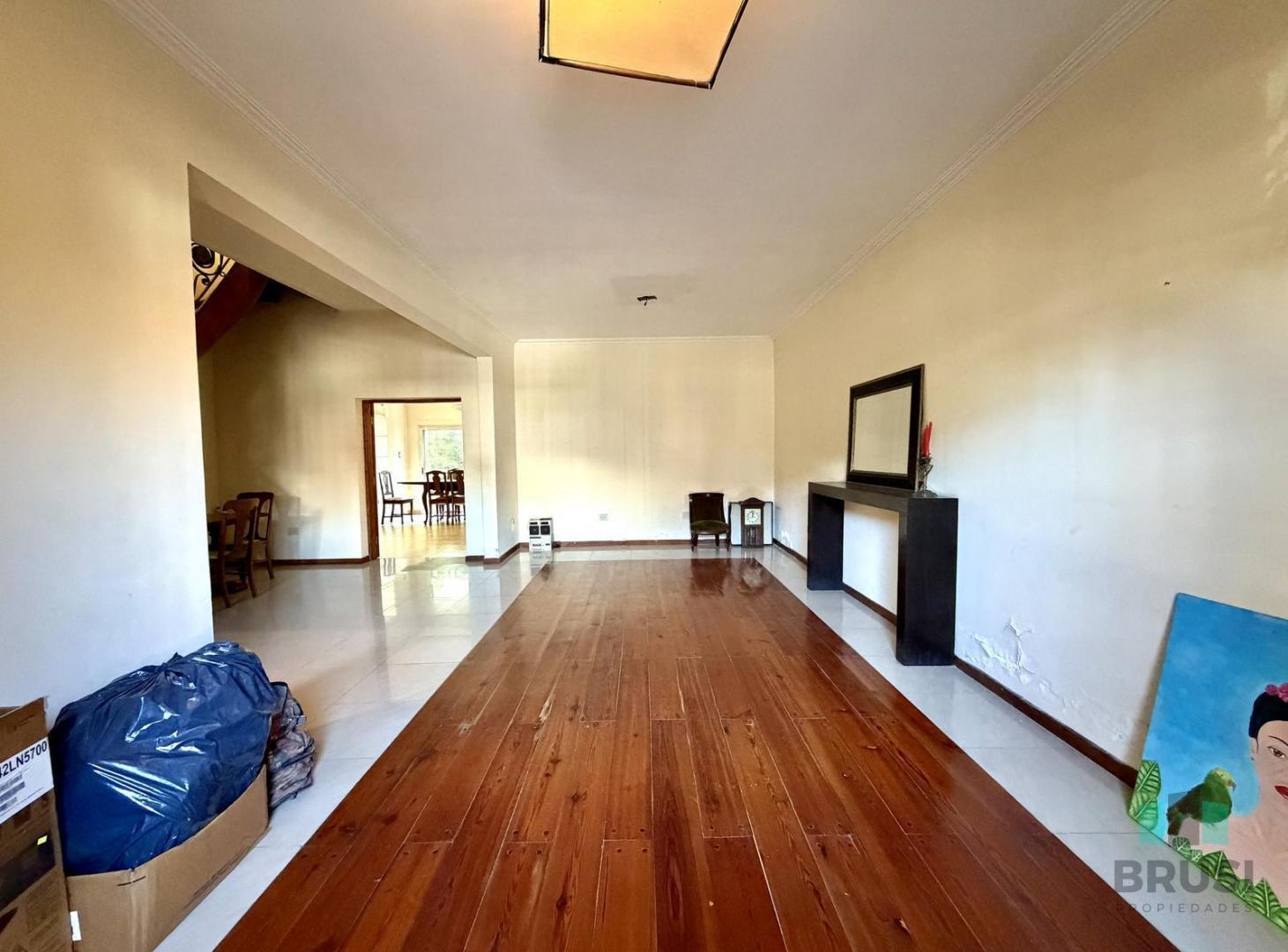 Foto de CASA EN VENTA EN LOMAS DE ZAMORA - 5 AMBIENTES CON PLAYRROM, imagen 3