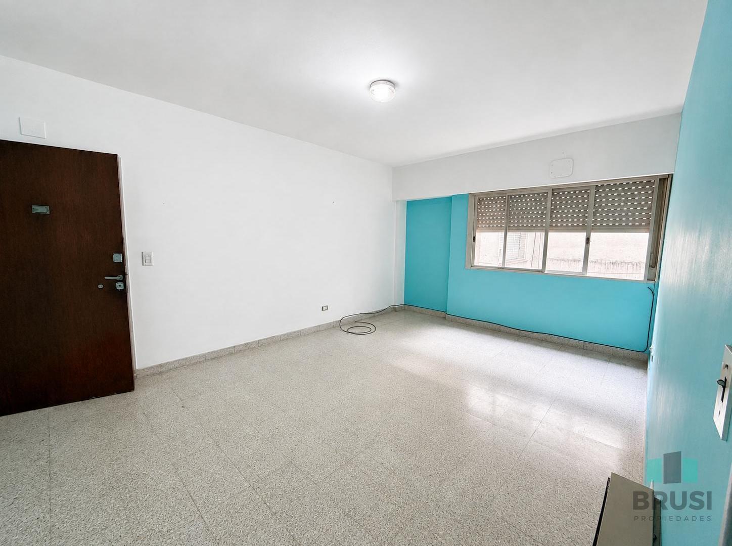 Foto de DEPARTAMENTO EN VENTA EN BANFIELD - 2 AMBIENTES - PRIMER PISO POR, imagen 2