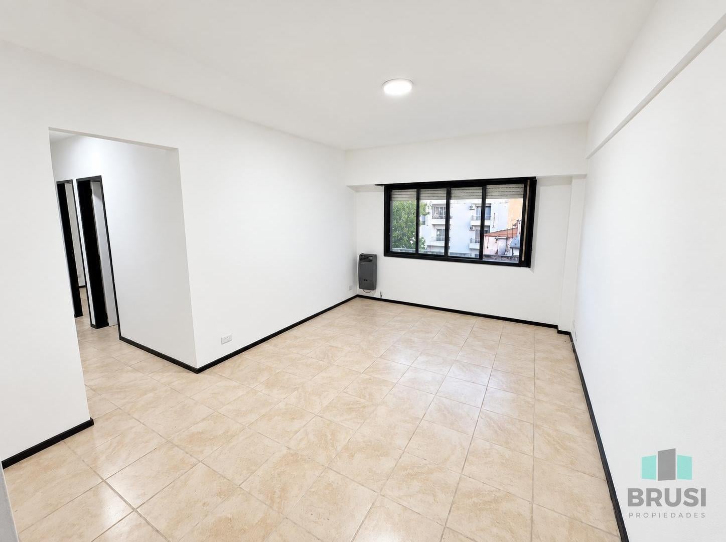 Foto de DEPARTAMENTO EN ALQUILER EN LANUS ESTE - 3 AMBIENTES - CON COCHERA, imagen 2
