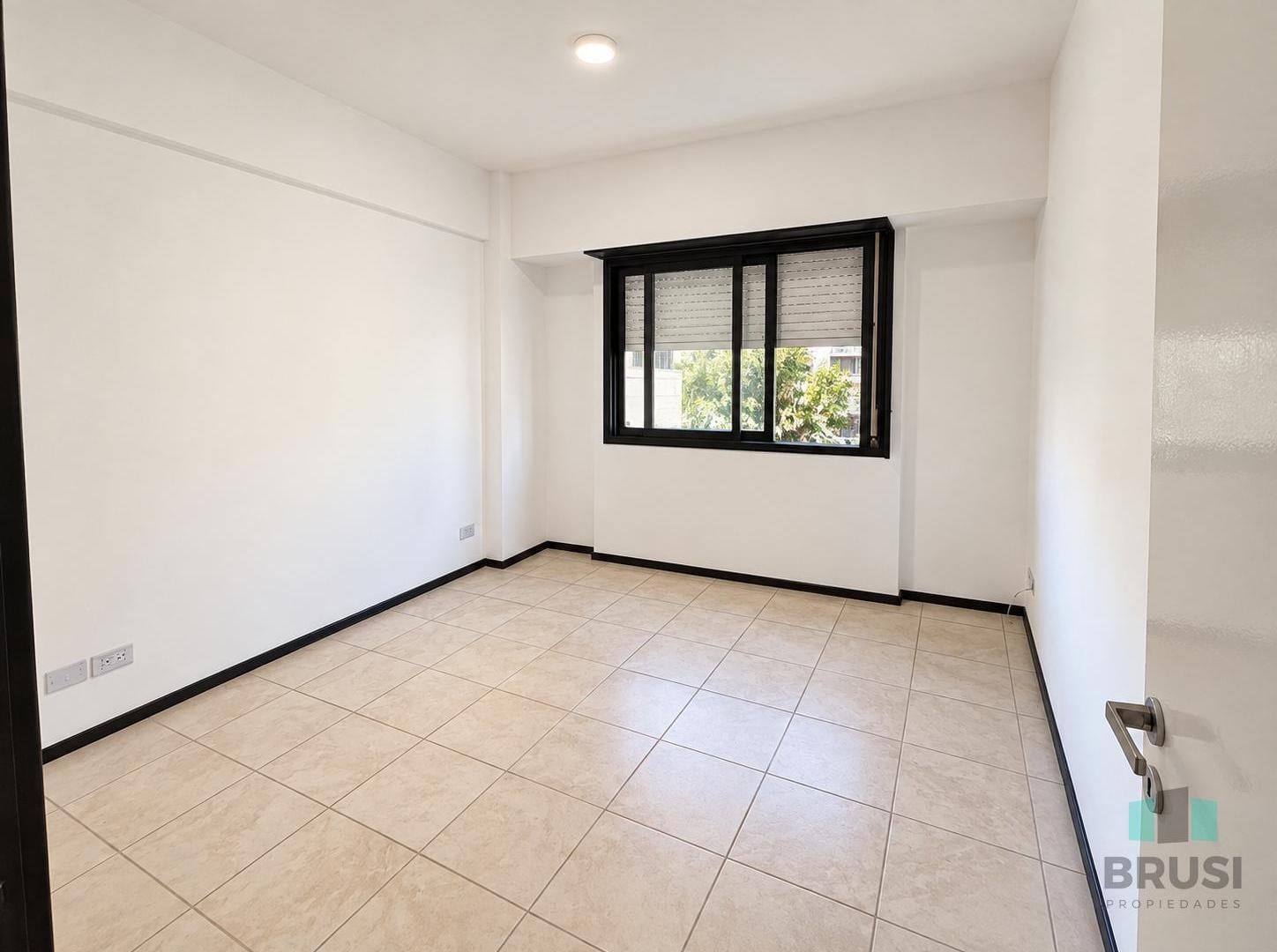 Foto de DEPARTAMENTO EN ALQUILER EN LANUS ESTE - 3 AMBIENTES - CON COCHERA, imagen 4