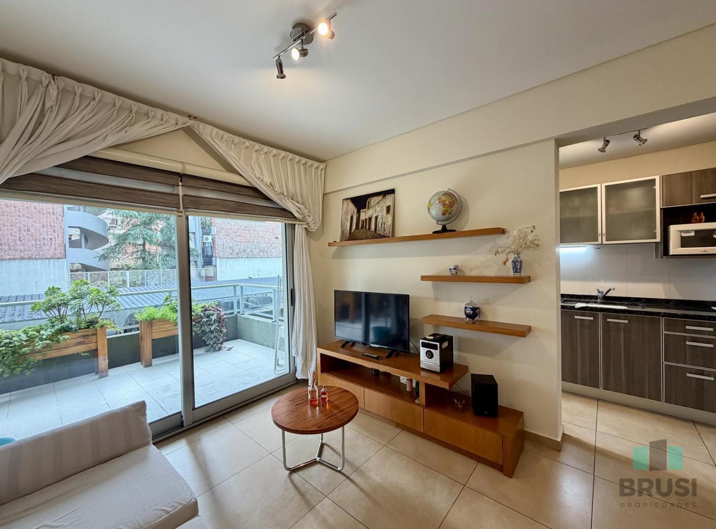 Foto de ALQUILER DEPARTAMENTO AMUEBLADO 2 AMBIENTES CON COCHERA, imagen 1