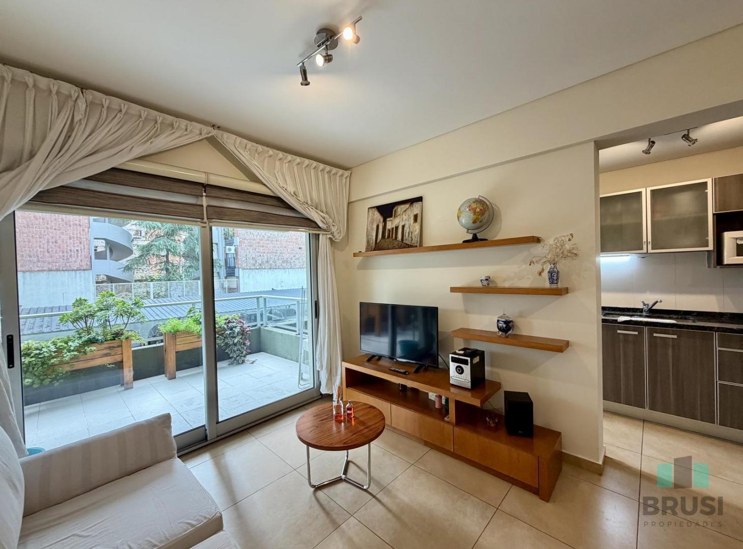 Foto de ALQUILER DEPARTAMENTO AMUEBLADO 2 AMBIENTES CON COCHERA, imagen 2